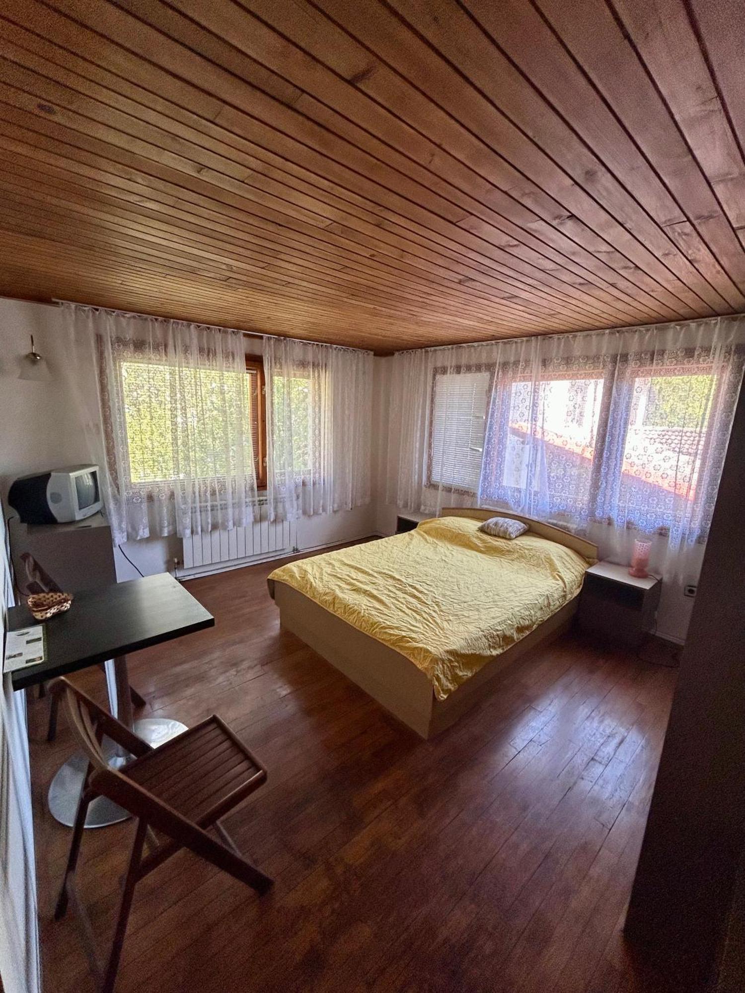 Luylyana Guesthouse Ribarica Exterior photo