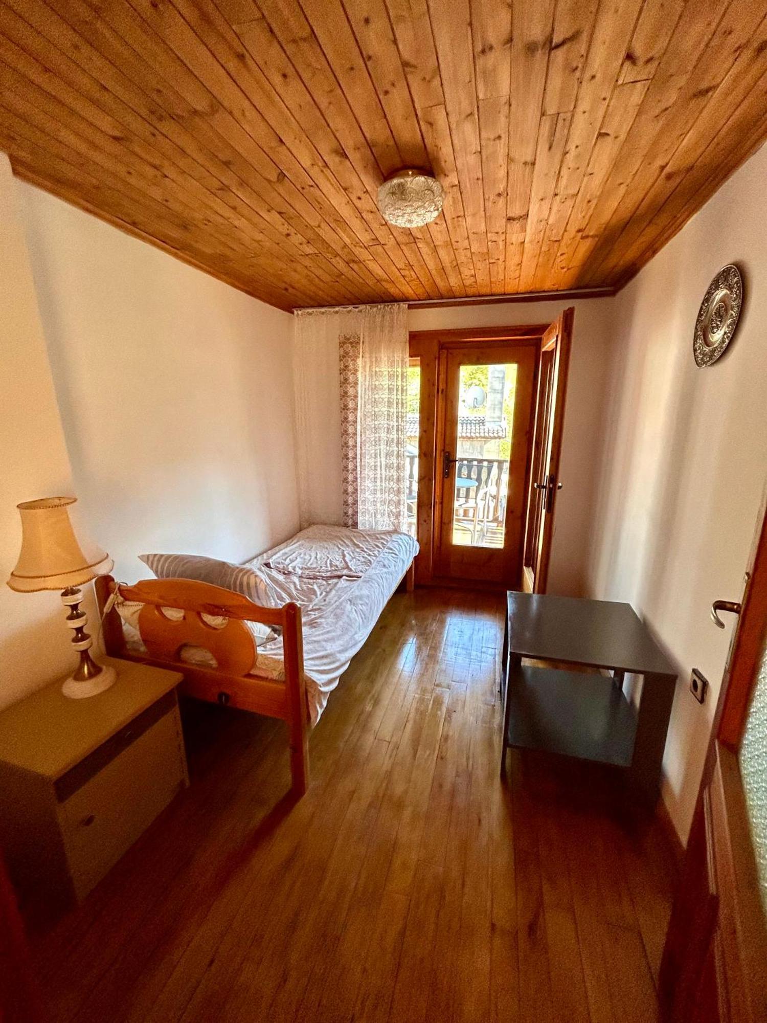 Luylyana Guesthouse Ribarica Exterior photo